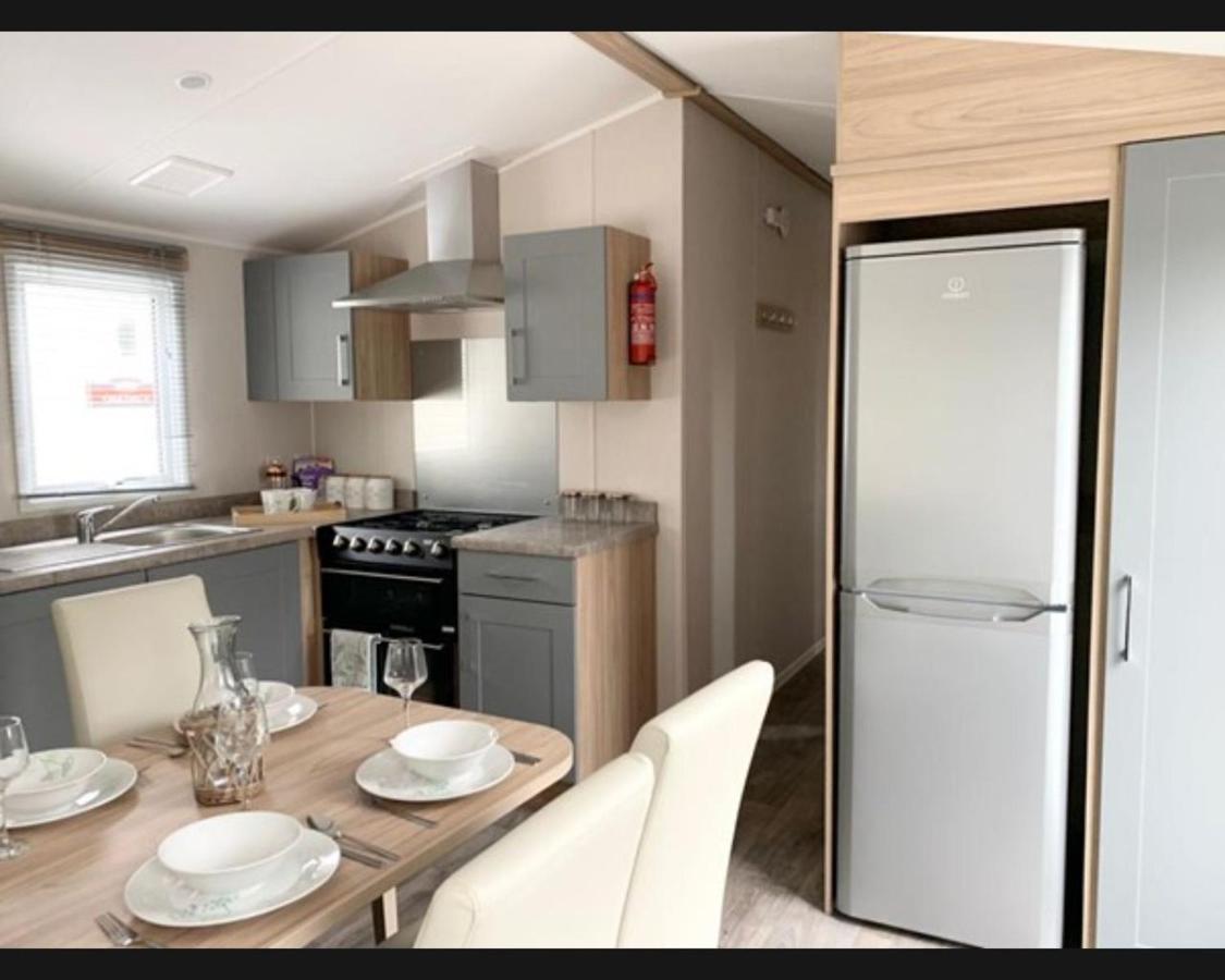 فيلا Exotic 3-Bed Caravan At Newquay Holiday Park المظهر الخارجي الصورة