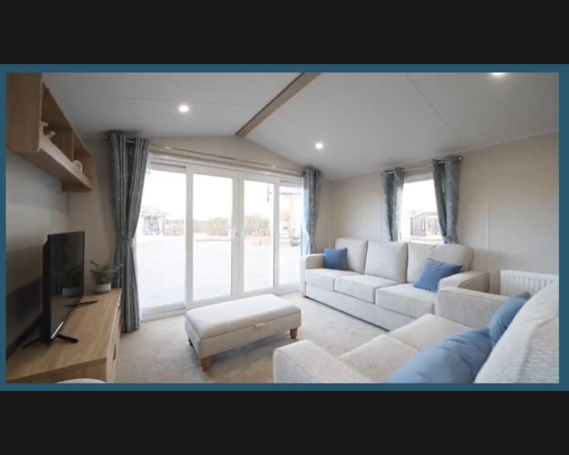 فيلا Exotic 3-Bed Caravan At Newquay Holiday Park المظهر الخارجي الصورة