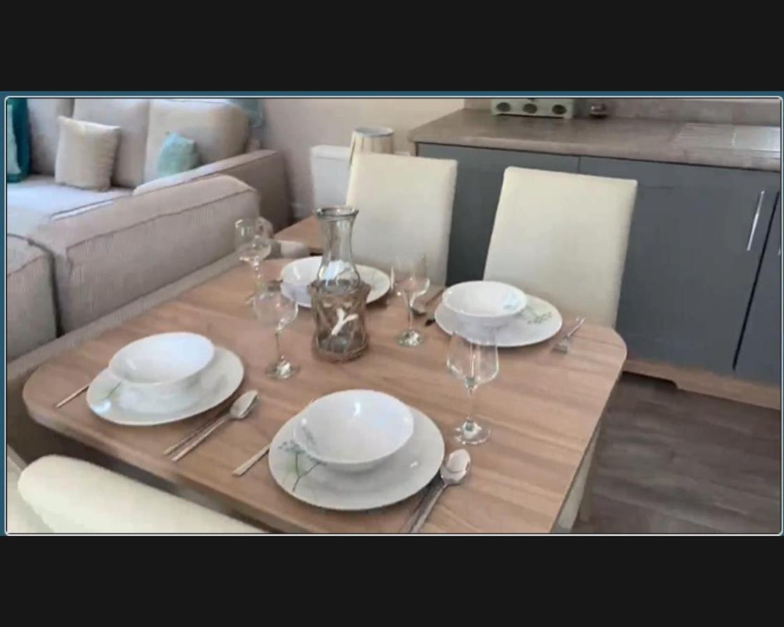 فيلا Exotic 3-Bed Caravan At Newquay Holiday Park المظهر الخارجي الصورة