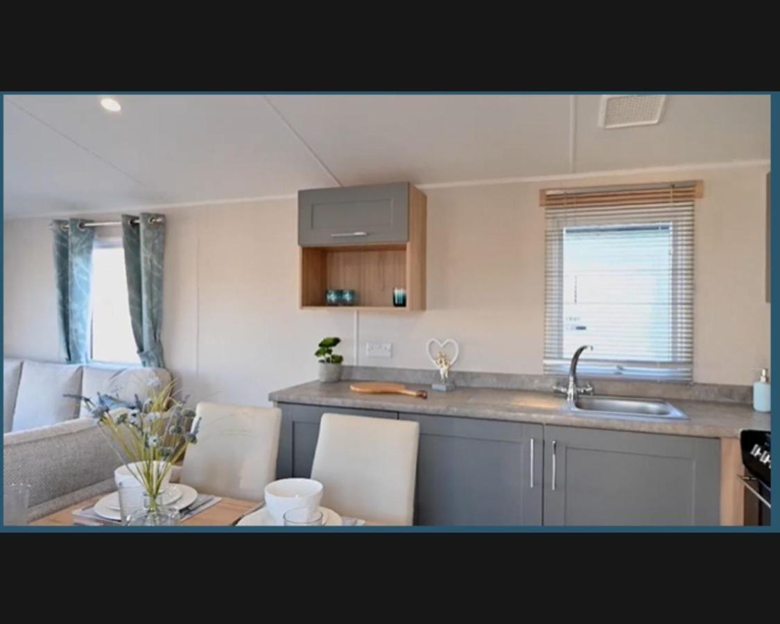 فيلا Exotic 3-Bed Caravan At Newquay Holiday Park المظهر الخارجي الصورة