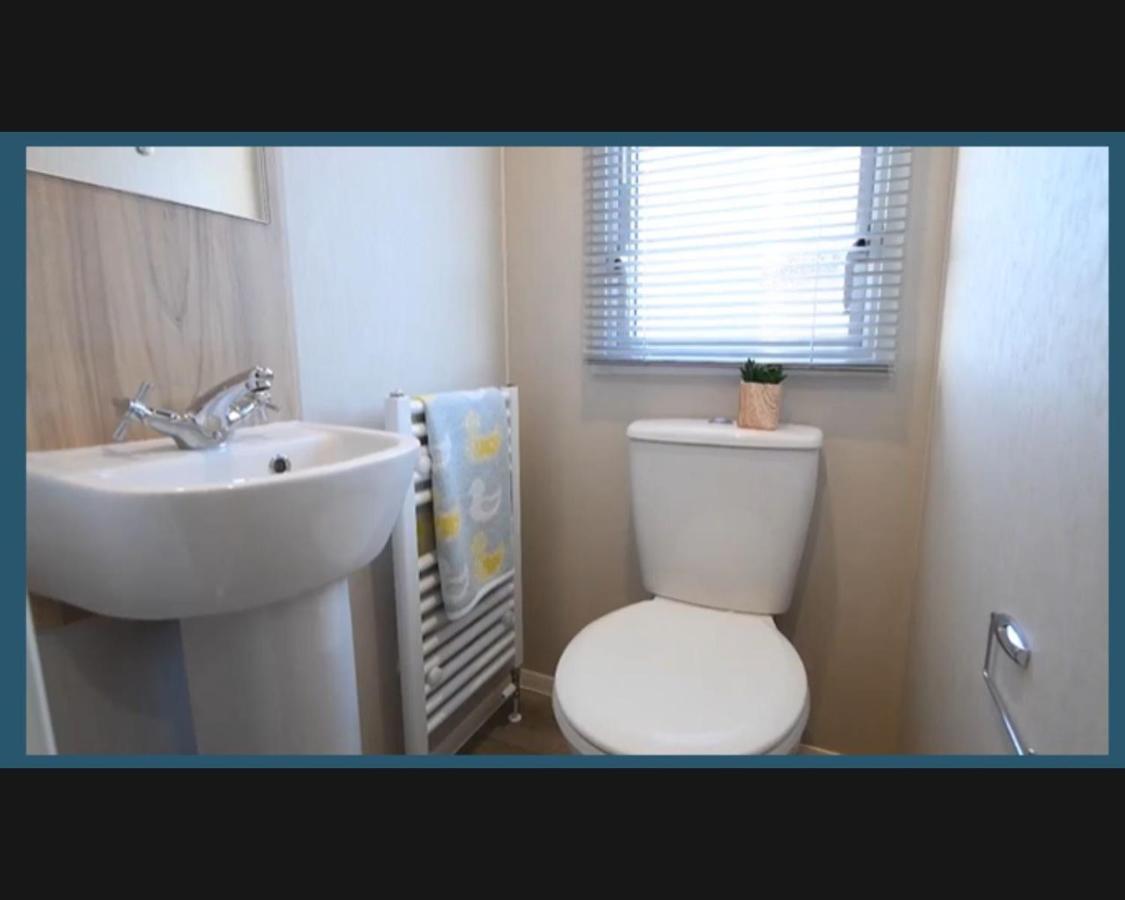 فيلا Exotic 3-Bed Caravan At Newquay Holiday Park المظهر الخارجي الصورة
